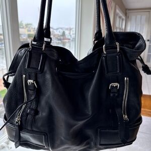 Excellent condition Cole haan large bucket hobo shoulder Leather Handbag -